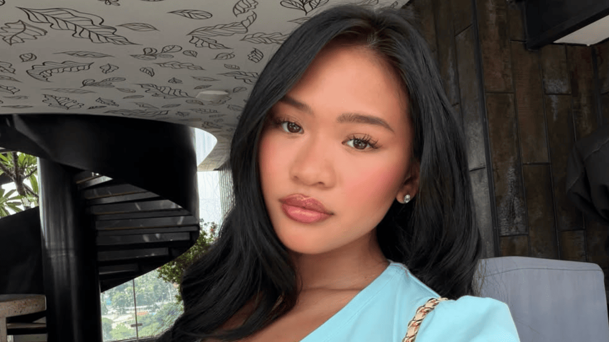 Suni Lee’s Vacation Look Has Fans Saying ‘10 Out of 10’