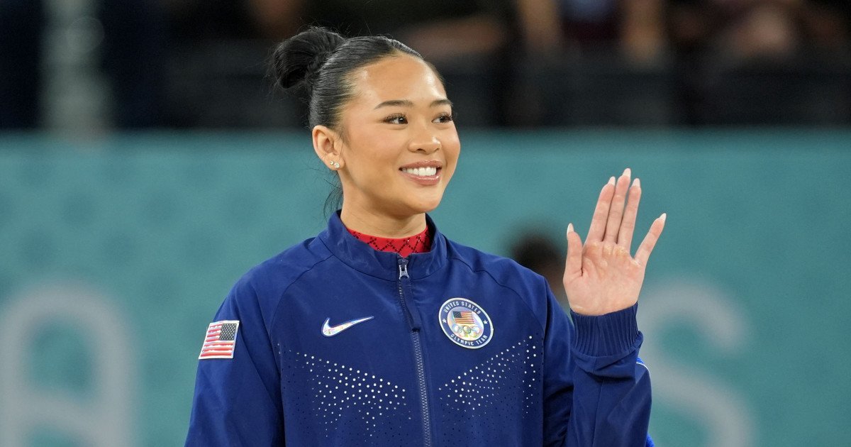 Suni Lee Stuns Paris Fashion Week, Ignites Social Media Firestorm