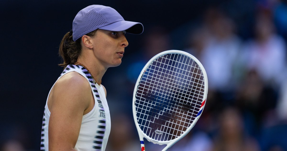 Swiatek Slams Australian Open: 'Are We Tennis Players or Zoo Animals?'