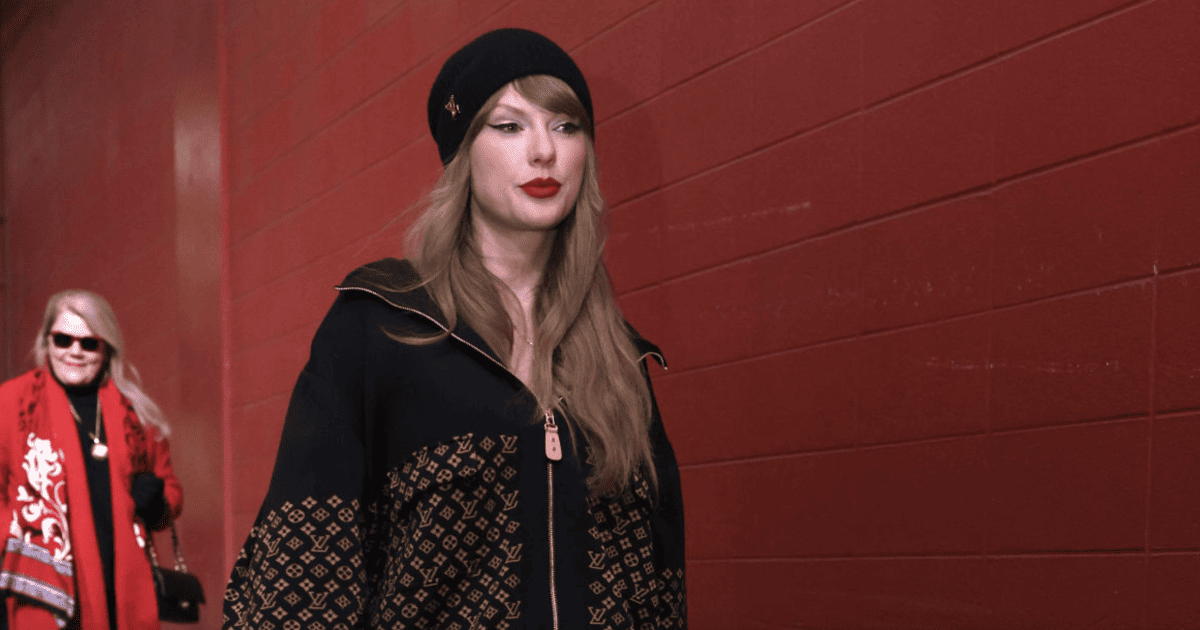 Swift Family's Stance on Trump Resurfaces After Kelce's Viral Golf Moment