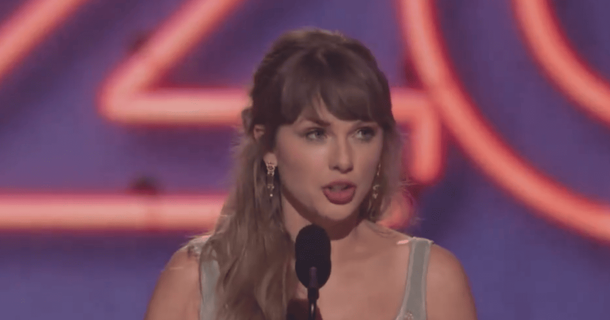 Swift's Heartfelt Shoutout to Kelce Steals the Show at iHeartRadio Awards