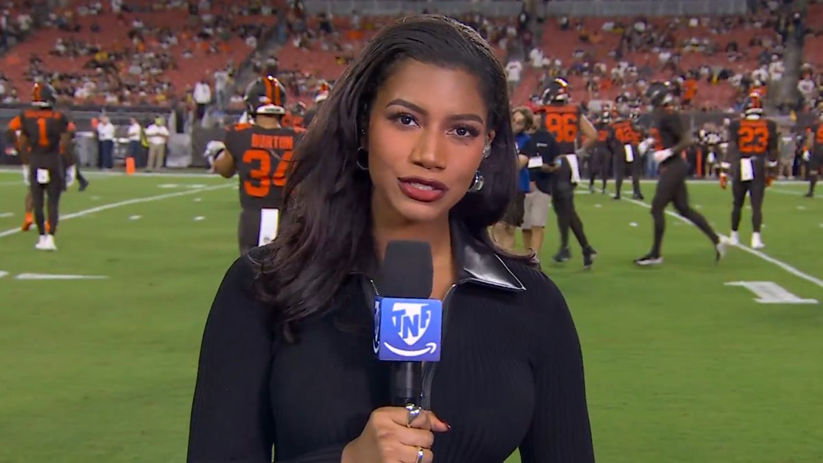 Taylor Rooks' Gym Photo Has NFL Fans Losing It