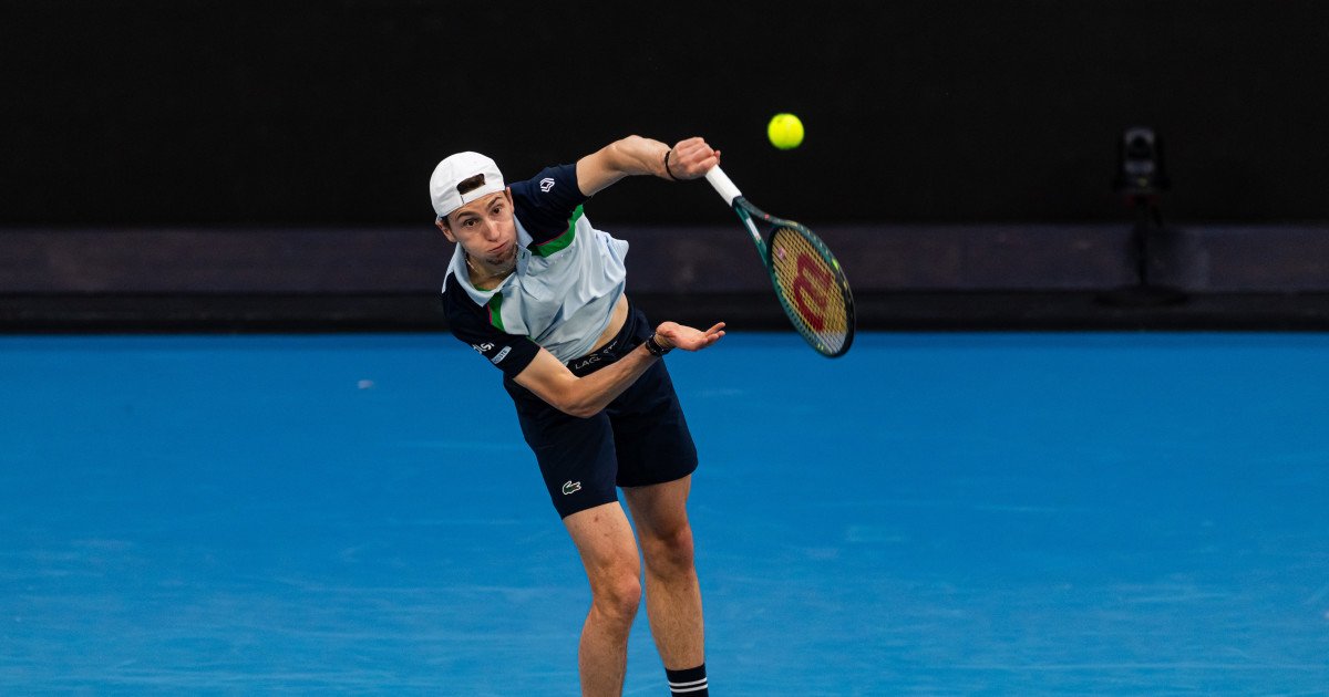 Tennis Erupts: Humbert's Mid-Match Phone Check Sparks Match-Fixing Storm