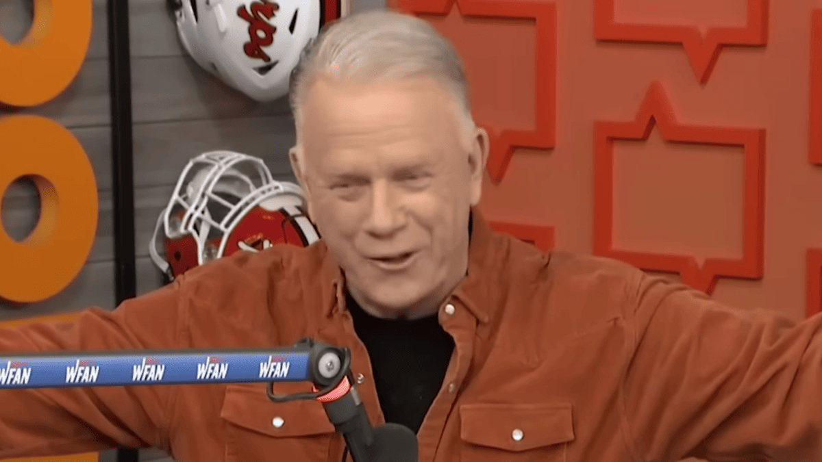 Terrell Owens Blasts Boomer Esiason as 'Bonehead' Over Jaxson Dart Rant