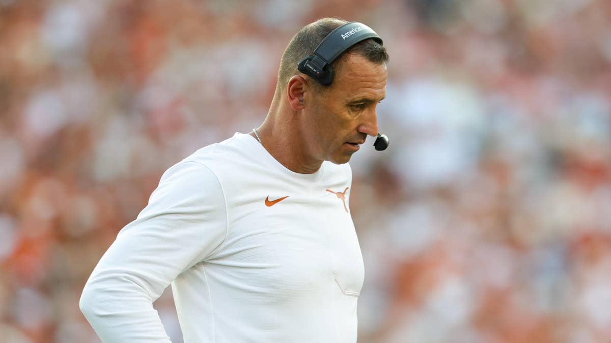 Texas Fans Demand Sarkisian's Firing After Florida Collapse