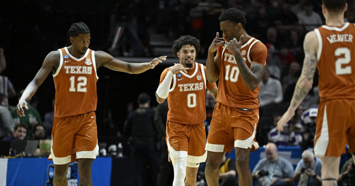 Texas' Sweet 16 Run Sparks Debate: Can a Blue Blood Be a Cinderella?