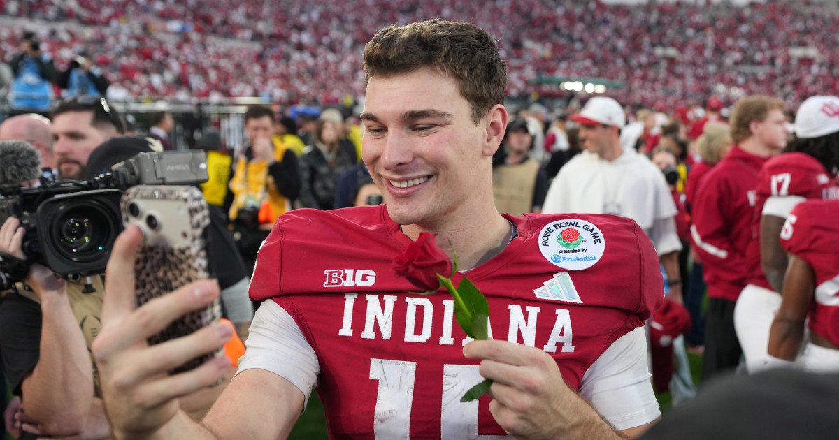 The Call That Changed Everything: Mendoza's Missed Connection with Georgia