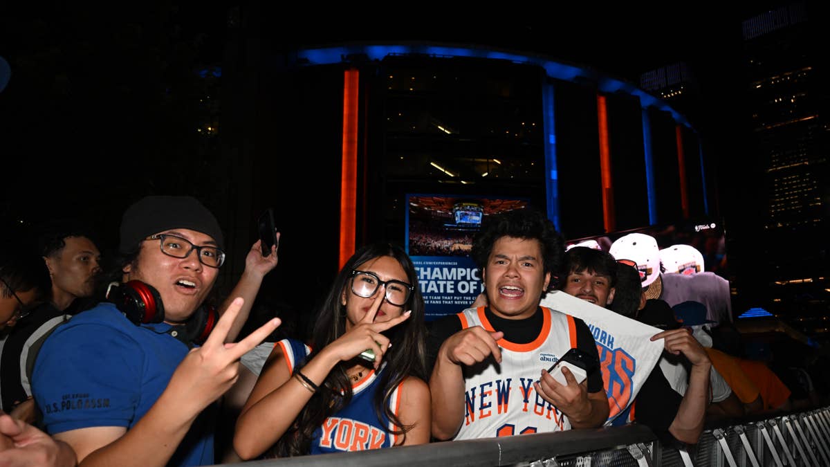 Thousands of Knicks Fans Left Out in the Cold at Championship Parade
