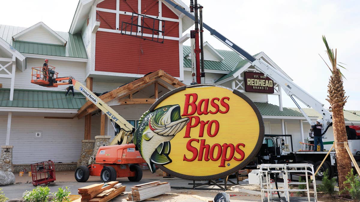 Tragic Fall Claims Life of 70-Year-Old Bass Pro Shops Employee During Holiday Setup