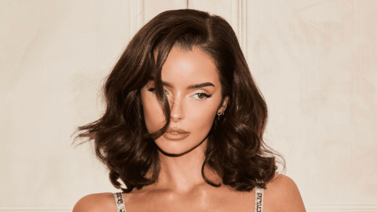 Traitors Star Maura Higgins Sets Social Media Ablaze with Steamy Bedroom Snap