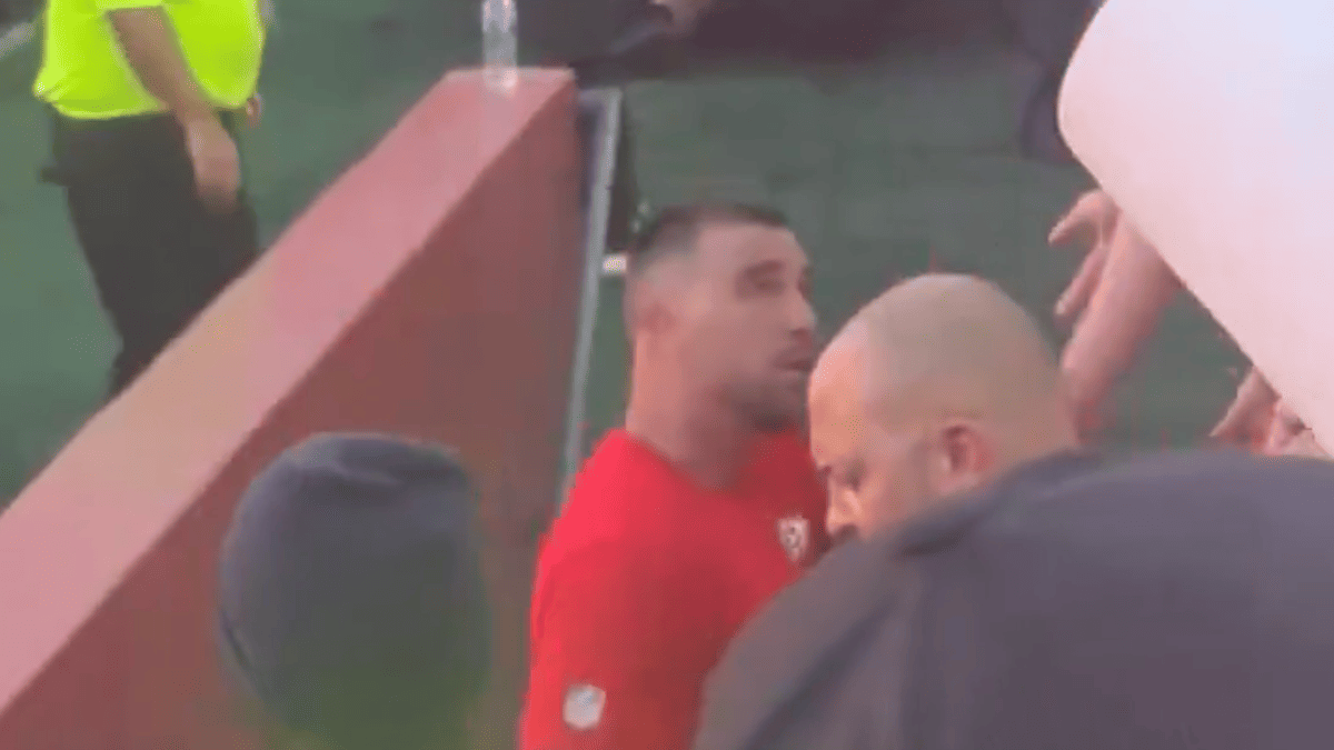Travis Kelce Checks Rude Chiefs Fan After Gloves Nearly Stolen
