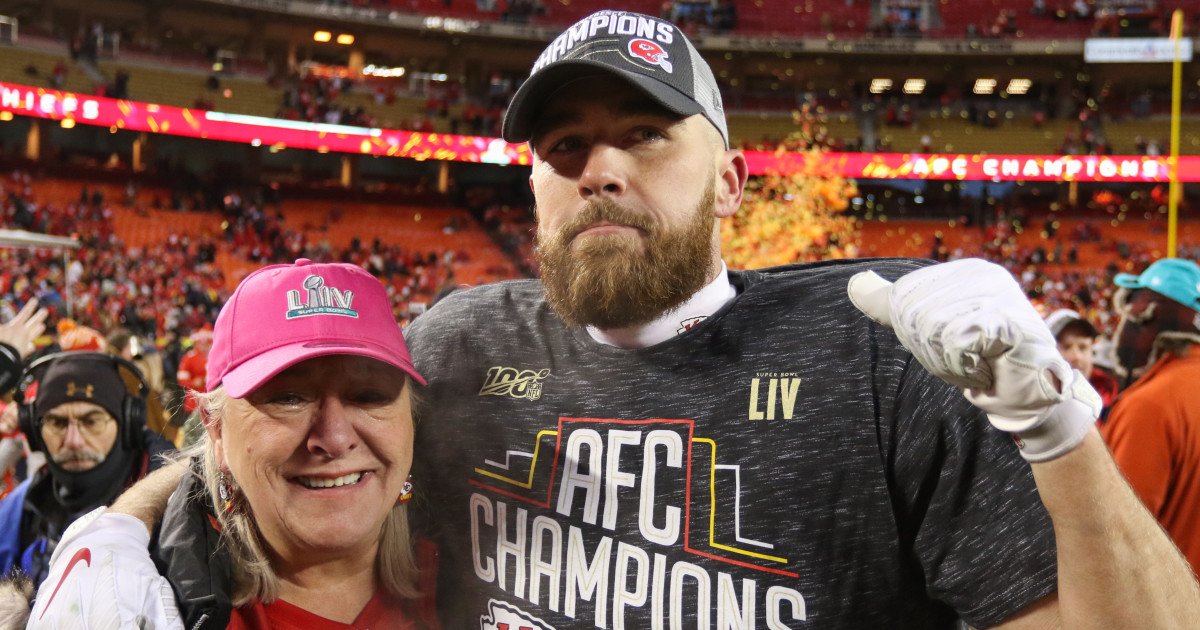 Travis Kelce Roasts TMZ's 'Hard-Hitting' Scoop About Mom's Home Renovations