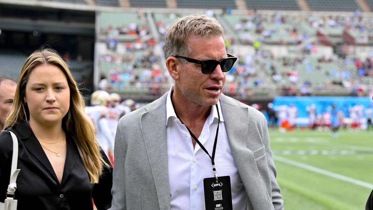 Troy Aikman's Autograph Rant Exposes a Sad Reality of Modern Fandom