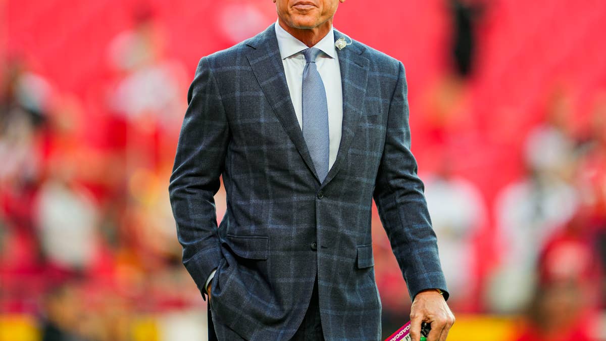Troy Aikman's Blunt Question About 7-Year College QBs Has Fans Roasting