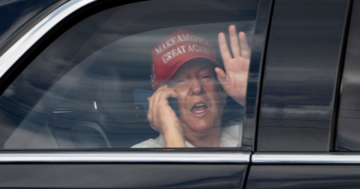 Trump's Easter Tee Time Sparks Controversy as Church Takes Backseat to Golf