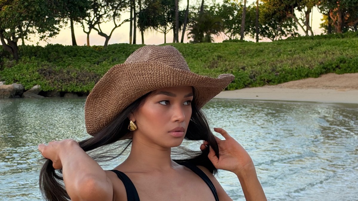 UFC Ring Girl Red Dela Cruz's Swimsuit Snap Sends Fans Wild