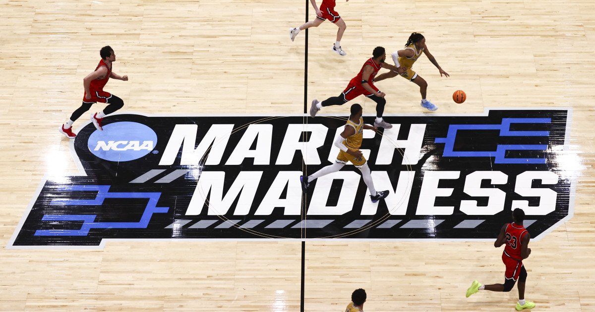 Undefeated Coach Makes Bold Speedo Promise for Selection Sunday