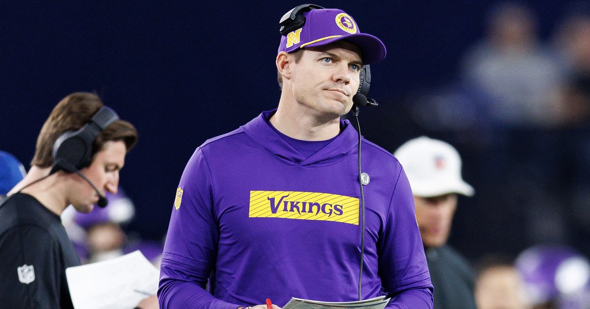 Vikings Eyeing Unlikely QB Savior: Could Derek Carr Come Out of Retirement?