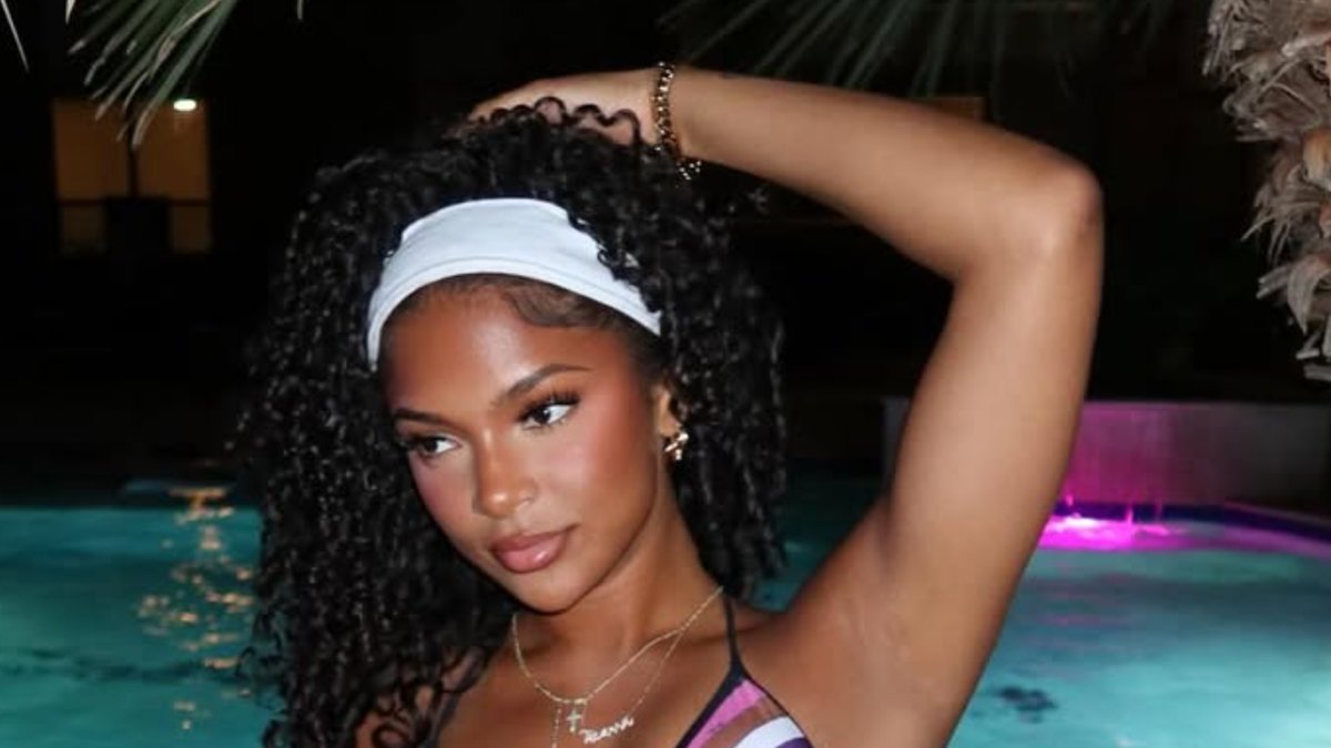 Warriors Star's Girlfriend Turns Up the Heat in Viral Swimsuit Snap