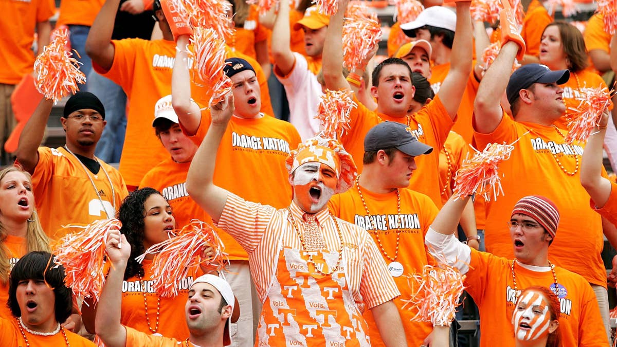 Why Alabama-Tennessee's Home-Color Clash Has College Football Buzzing