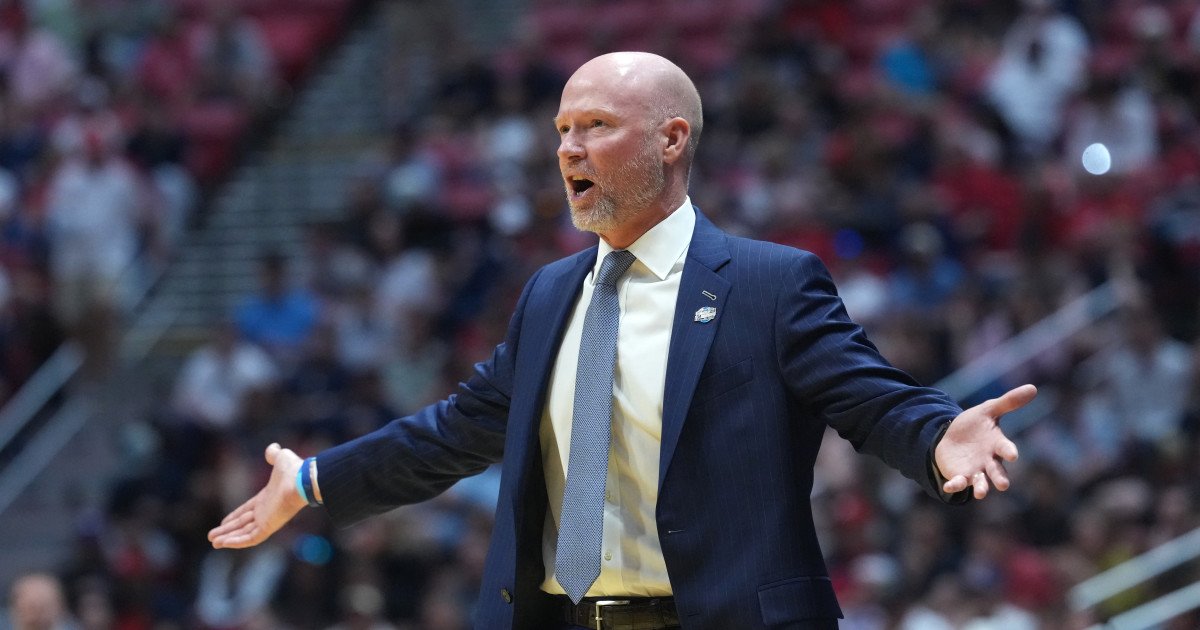 Willard's Halftime Ultimatum: Villanova Coach Threatens Staff Shakeup Mid-Game